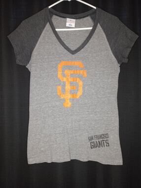 ✨ 3 / $15 DEAL ✨ MLB SF Giants V Neck Raglan Shirt Bay Area California - Large
